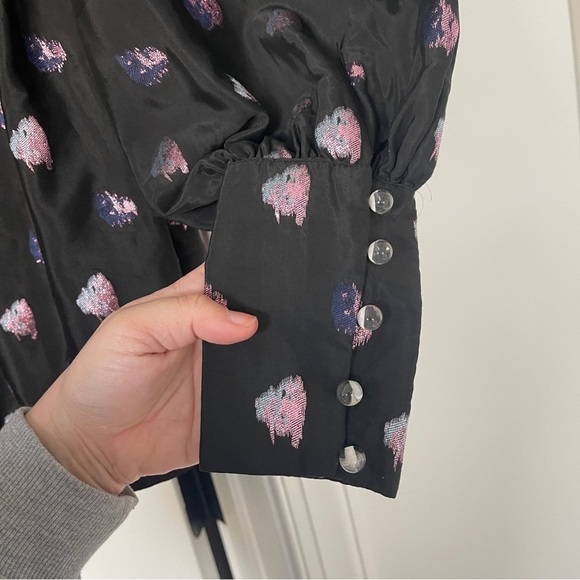 Tuckernuck Black Pink Blurred Dot Fil Coupe Corrigan Blouse Button Sleeve - Picture 8 of 10